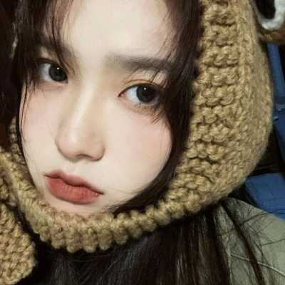戴帽子的女生头像-戴帽子的女生头像卡通