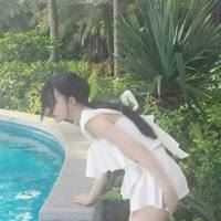 情侣头像游泳池高清 泳池女生头像背影高清