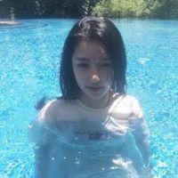 情侣头像游泳池高清 泳池女生头像背影高清