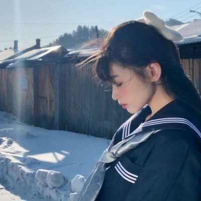 ins风女生头像个性-好看的ins风头像