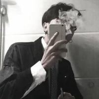 挡住脸的男生头像-网图头像男生挡脸