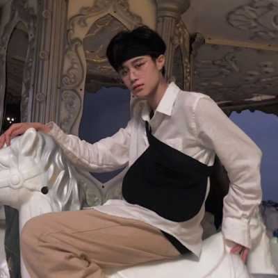 ins情侣头像一人一张|ins情头高清图片一对