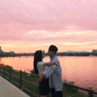 夕阳下的情侣头像|夕阳背景头像女