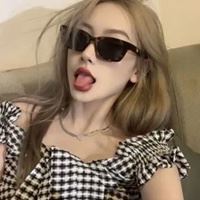 带英字图片头像女人-带英字图片头像女人###好看的欧美头像女生ins