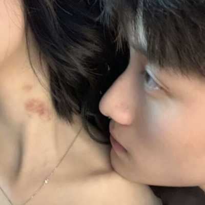 2022年最火爆的情侣头像真人|2022适合的头像