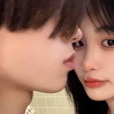 2022年最火爆的情侣头像真人|2022适合的头像