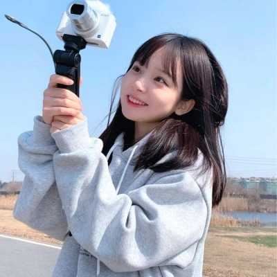 ins风女头像酷（ins可爱女生头像）