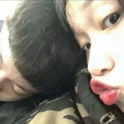 2022年最火爆的情侣头像真人|2022适合的头像