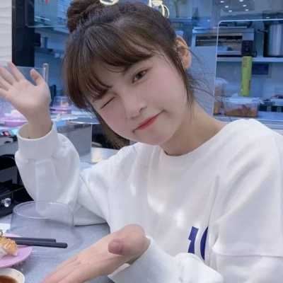 ins风女头像酷（ins可爱女生头像）