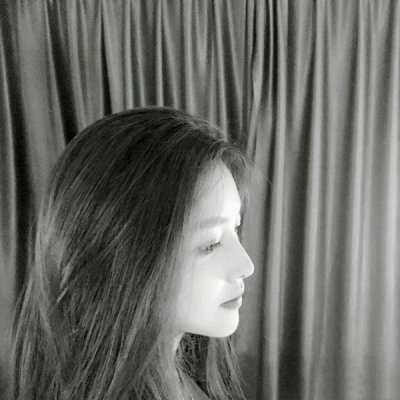 美女头像黑白气质 超好看的女生黑白头像