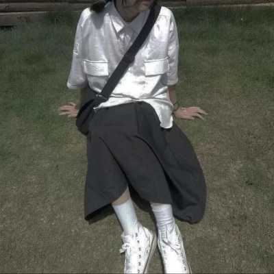 闺蜜头像2人不露脸（姐妹头像两张一人一张）