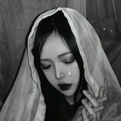 美女头像黑白气质 超好看的女生黑白头像