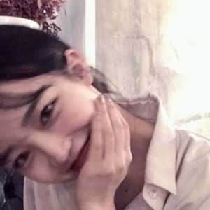 单人个性头像可爱女（可爱迷人的女生头像）