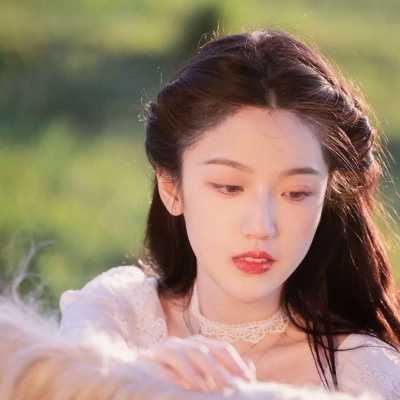 白月光真人头像_白色系女生头像真人