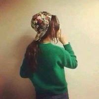 绿色背景女生背影头像-灰色头像图片 背影