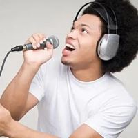 话筒头像图片（歌手头像女拿着话筒）