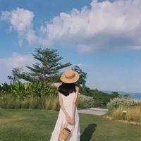 背景是天空的女生头像 女生天空背景唯美个性头像