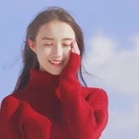 背景是天空的女生头像 女生天空背景唯美个性头像