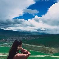 背景是天空的女生头像 女生天空背景唯美个性头像