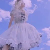 背景是天空的女生头像 女生天空背景唯美个性头像
