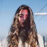 背景是天空的女生头像 女生天空背景唯美个性头像