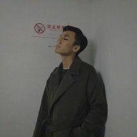 洒脱坚定的图片头像（男生头像自由潇洒）