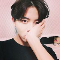 洒脱坚定的图片头像（男生头像自由潇洒）