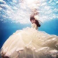 一个女生在海边的头像图片-海边女生微信头像图片大全图片