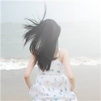 一个女生在海边的头像图片-海边女生微信头像图片大全图片