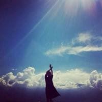 一个女生在海边的头像图片-海边女生微信头像图片大全图片