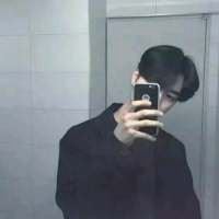 男生手机自拍头像图片大全_拿着手机的帅气男生头像