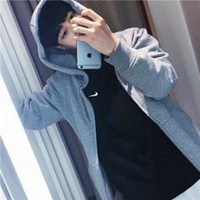 男生手机自拍头像图片大全_拿着手机的帅气男生头像