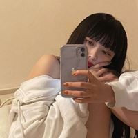 戴黑色眼镜的女生头像（戴墨镜的美女图片头像霸气）