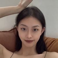 戴黑色眼镜的女生头像（戴墨镜的美女图片头像霸气）