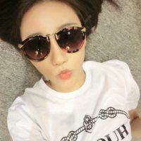 女士微信头像最好看的戴眼镜（微信头像戴眼镜的女孩）