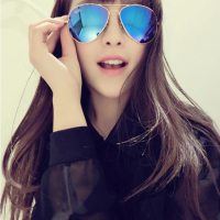 女士微信头像最好看的戴眼镜（微信头像戴眼镜的女孩）