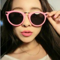 女士微信头像最好看的戴眼镜（微信头像戴眼镜的女孩）