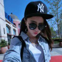 女士微信头像最好看的戴眼镜（微信头像戴眼镜的女孩）