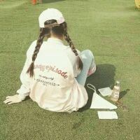 霸气女头像背影短发（霸气女头像背影短发动漫）