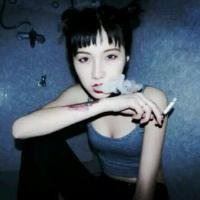 抽烟的女头像霸气十足 抽烟美女图片霸气头像