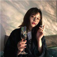 抽烟的女头像霸气十足 抽烟美女图片霸气头像