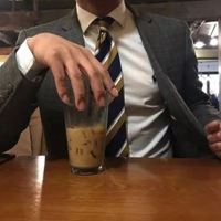 男生西装不露脸头像超帅 穿西装男生头像