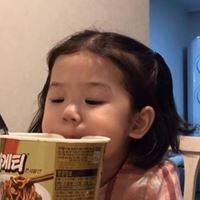 小朋友沙雕头像 特沙雕搞怪的小孩头像