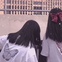 闺蜜头像背影日落一左一右动漫-闺蜜头像背影日落一左一右拉裙子