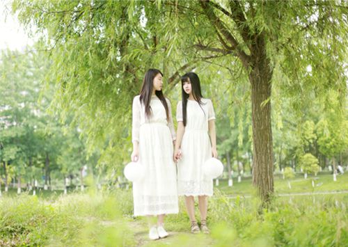 文艺小清新姐妹花图片