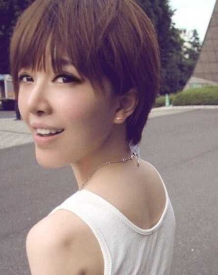 最新可爱女生短发发型