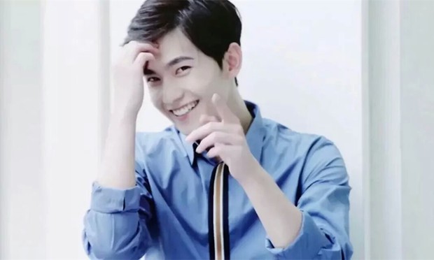 杨洋阳光帅气照片