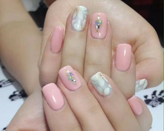 个性可爱的女生美甲图片