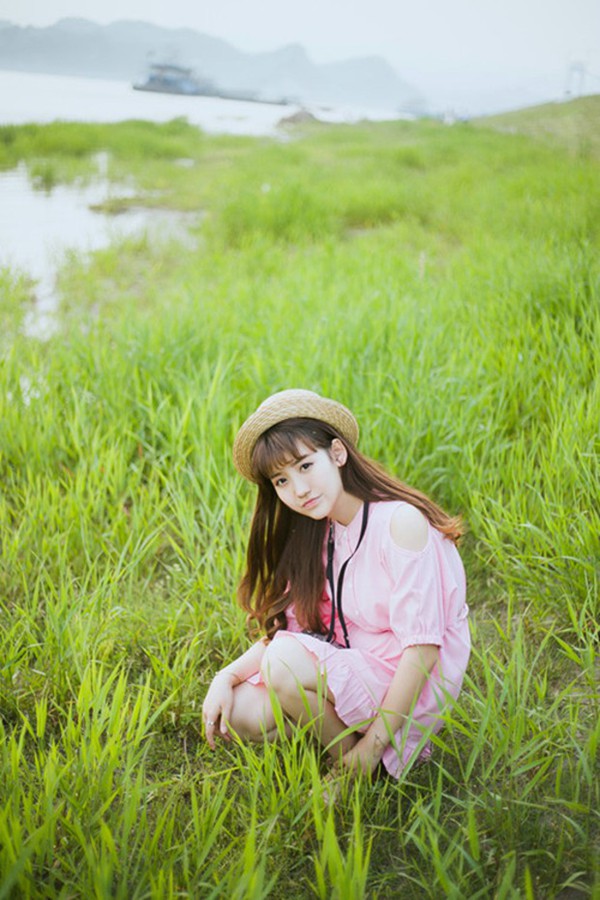 夏日小清新文艺女生图片