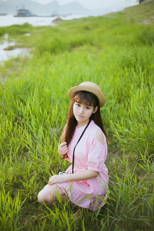 夏日小清新文艺女生图片